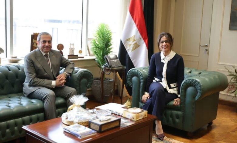 وزيرة الثقافة تبحث مع خالد عباس تعزيز الأنشطة الفنية بالعاصمة الجديدة