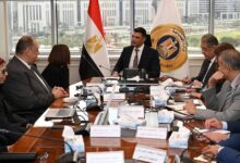 وزير الصناعة يبحث خطط توسعات جنرال موتورز لتعزيز صناعة السيارات في مصر