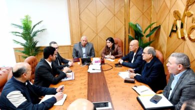 رأس الحكمة على طاولة البحث.. وزيرة الإسكان تناقش معدلات التنفيذ مع محافظ مطروح