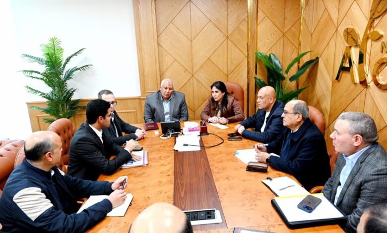 رأس الحكمة على طاولة البحث.. وزيرة الإسكان تناقش معدلات التنفيذ مع محافظ مطروح رأس الحكمة على طاولة البحث.. وزيرة الإسكان تناقش معدلات التنفيذ مع محافظ مطروح