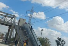 جهاز 6 أكتوبر يبدأ تشغيل سلالم كباري المشاة أمام سوق الجملة والفردوس